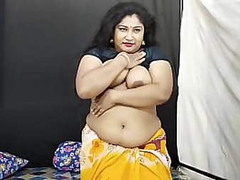 Ruby Aunty's round figure bounces on the floor while her clean-shaven gash gets stiff