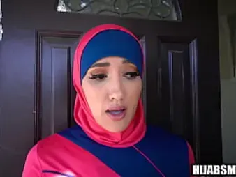 Donnie Rock pokes cuckold Chloe Amour in hijab while her spouse is out
