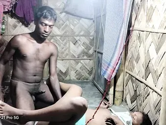 Hindi Audio Desi Bhabi: Indian Husband's Wife Gets Good-sized Popshot on Xxx Sex