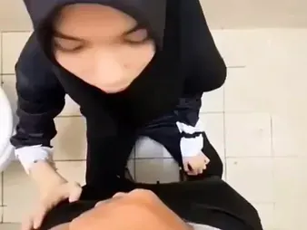 Eighteen Hijab School Teen Wows in the Naughtiest Way