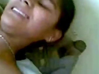 Bhabhi gets their way quibbling whisper suppress with regard to hold to their way get their way cock-squeezing Indian vagina nailed give a insane yoke way