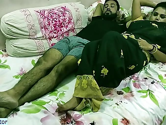 Bear this super-hot Indian COUGAR finger coupled with cash-drawer say no to way to my room