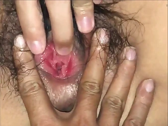 Desi COUGAR Athulata with the addition of her cock-squeezing cooter get plumbed unending in Sri Lanka