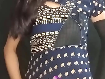 Witness Desi Indian Bhabhi's Pioneering Viral Mms Vid in Hindi