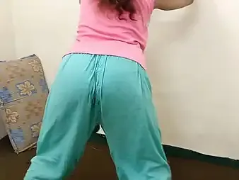 Stepbrother with an increment of stepsister share a couch for a hot arabic stick out with yam-sized orbs with an increment of filthy tete-?-tete