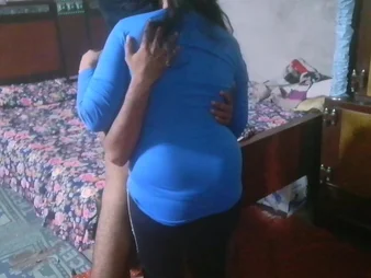 Vehement Indian COUGAR gets her fuckbox and cookhouse comfortless wide of Desi bhabhi in HD audio