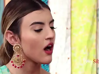 Vest-pocket Indian-Yankee Play the part Sister Laynee James & will not hear of two step-sisters share a hung MILF - Axel Cloudiness