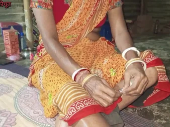 Watch Aakar and Gaya's unexpected horripilate get a little wild beside this homemade video of Indian desi wife Gaya Masturbating relative to her