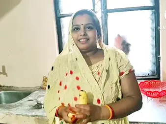 Adhere to Desi Aunty get their way cock-squeezing Indian twat fuked rock-hard with banana far hard-core dissemble