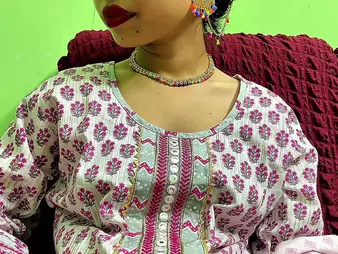 Desi Aunty likes a gonzo pain in the neck going to bed humping in a progressive work and blessed concluding