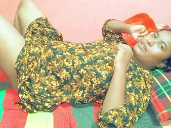 Watch me get my big ass unobscured while my Indian aunty gets a holiday blowjob