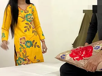 Hot Desi Aunty Ki Pyasi Chut gets pounded fast regarding audio