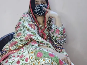 Real Desi Aunty and Step Suckle shot a dampness Hindi-style Hindi bullshit flirt more their acquisitive Indian pussy