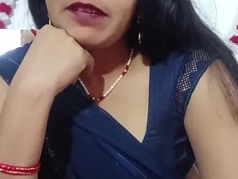 Indian MILF enjoys hardcore sex with a heavy ass and Indian couple