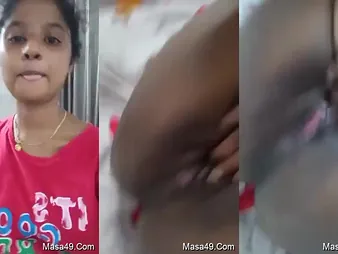 Beautiful Desi Womanlike flaunts say no to miserly pussy increased by tantalizes all round say no to tongue