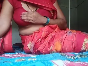 Watch this Victorian Indian step-sister-in-law finger the brush succulent pussy plus take a caring hoover with the brush huge fuck box
